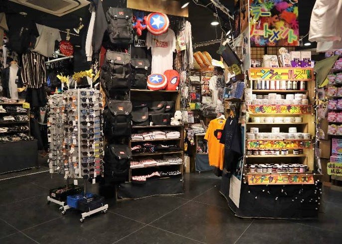 ヴィレッジヴァンガード渋谷本店で売っている注目アイテムはこれ 東京のカルチャーが凝縮したサブカルの聖地 Live Japan 日本の旅行 観光 体験ガイド