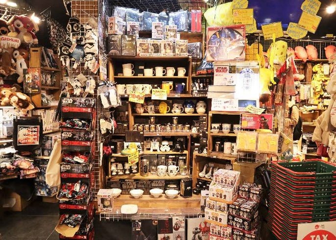 ヴィレッジヴァンガード渋谷本店で売っている注目アイテムはこれ 東京のカルチャーが凝縮したサブカルの聖地 Live Japan 日本の旅行 観光 体験ガイド