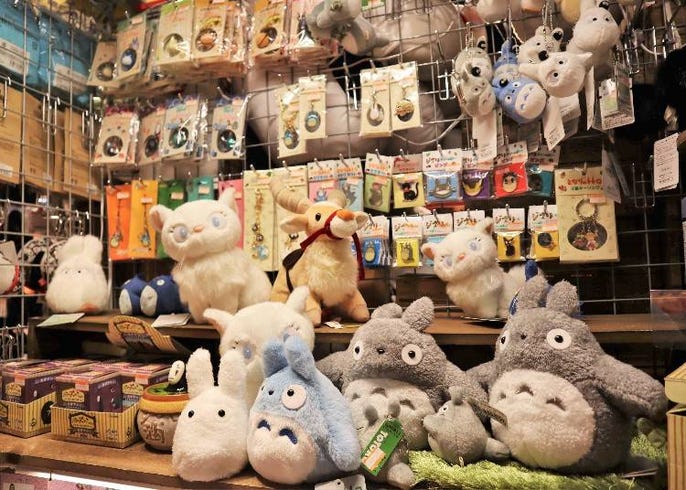ヴィレッジヴァンガード渋谷本店で売っている注目アイテムはこれ 東京のカルチャーが凝縮したサブカルの聖地 Live Japan 日本の旅行 観光 体験ガイド