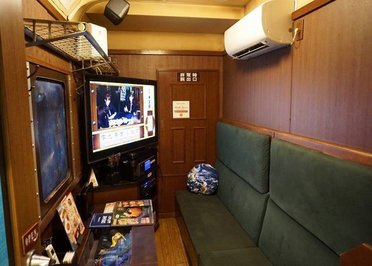 Some rooms look like classic train cars!