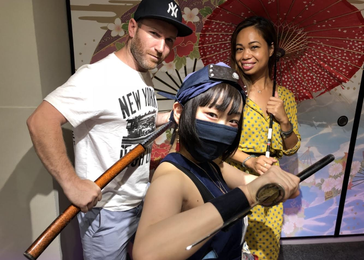 Take a commemorative instant photo with a ninja staff for just 800 yen (tax excluded)!