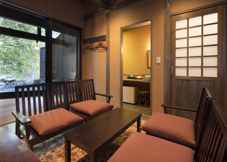 After the hot spring, take a break in the private room