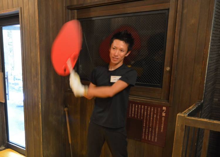熱風をあおぐロウリュウマイスター