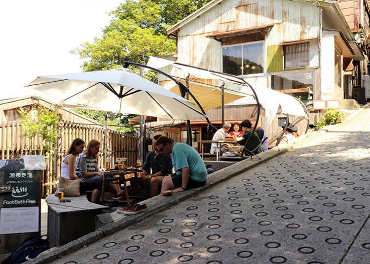 Naraya Cafe: A foot spa while eating sweets!?