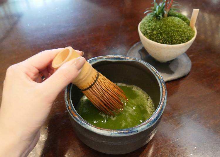 ▲쌉싸름한 말차를 마시고 나니 단 음식이 더 땡긴다.