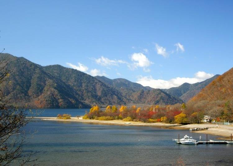 Nikko in Fall: The beautiful contrast of the autumn leaves and the water at Chuzenji Lake