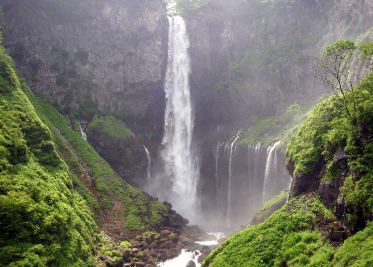 Nikko Kegon Falls: See different views according to the season