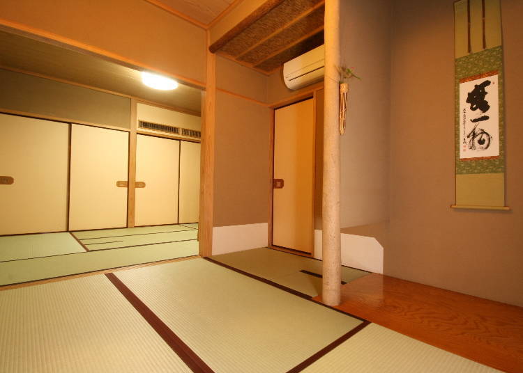 이전 차실로 사용했던 객실은 저렴하게 숙박이 가능하다. 일본실뿐 아나라 일본적 요소를 살린 서양식 객실도 있다
