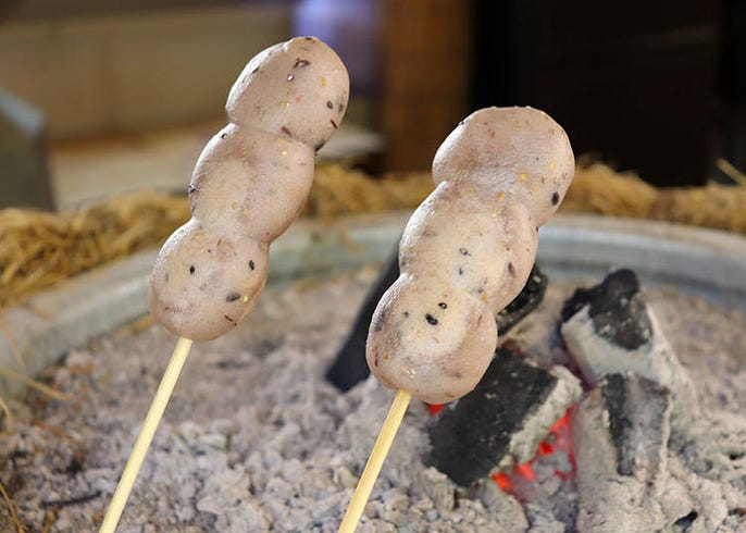 高尾山で食べるべき 名物団子 おすすめ4選 絶景を見ながら食べ比べしたい人気だんごはコレ Live Japan 日本の旅行 観光 体験ガイド