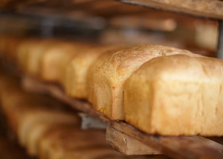 ■「角型食パン」と「山型食パン」の違い