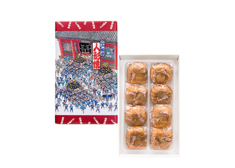 在蛋糕体中夹着红豆泥的人气商品「人形焼みこし」（不含税600日元），能够享受湿润的甘甜滋味