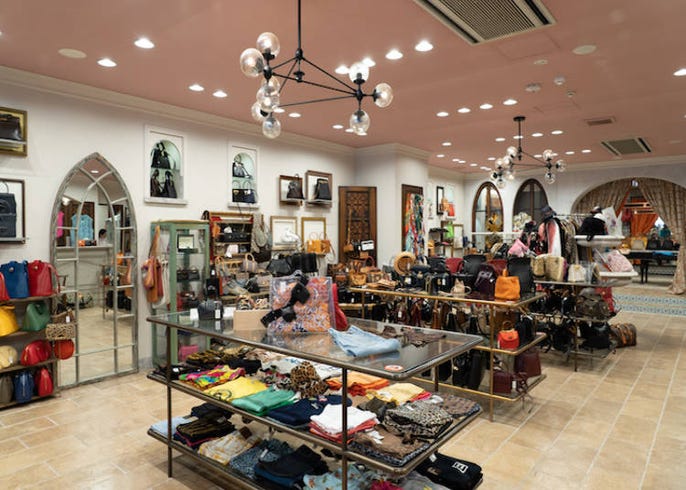 Amore Vintage Tokyo のスタッフがおすすめのブランド別ビンテージファッションアイテムをご紹介 Live Japan 日本の旅行 観光 体験ガイド