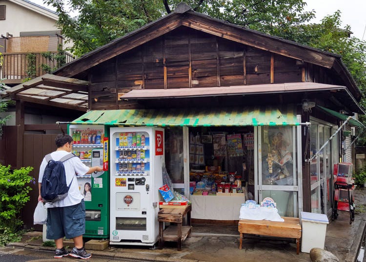 7. Vending machines are found all across Japan