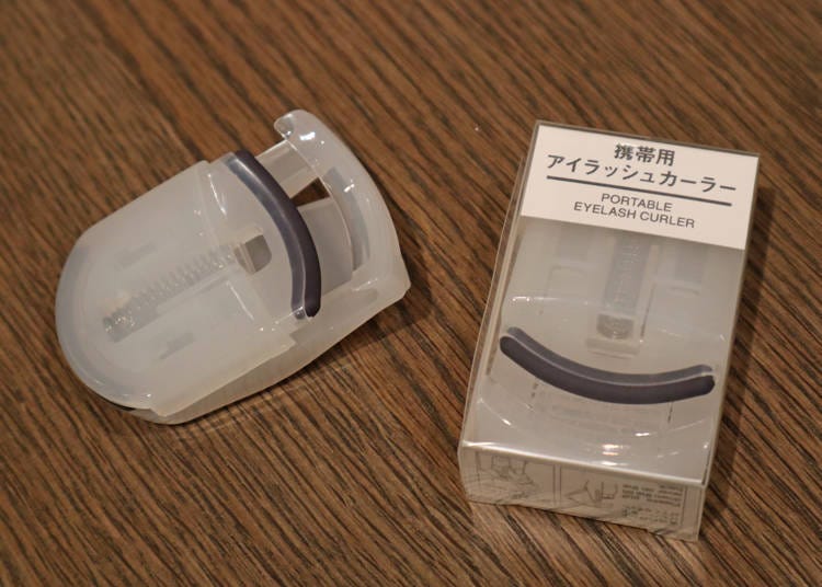 4. Strong cost-performance! "Portable eyelash curler" (390 yen/tax included)