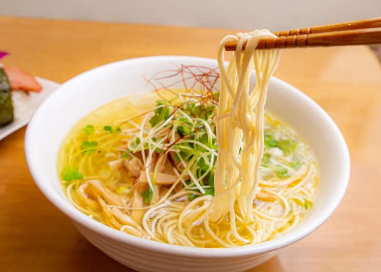 池袋西口のラーメンおすすめ3選！超濃厚つけ麺、激辛、黄金の塩など行列する人気の味