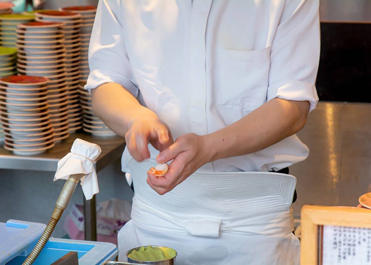 銀座壽司人氣秘訣① 店內常備有多種直接向漁師採購的珍貴食材