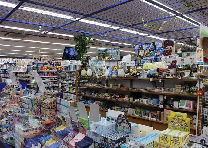 The Crazy World Of Anime Opens Up In Tokyo S Ikebukuro Top 3 Shops For Anime Cosplay And Dojinshi Live Japan Travel Guide