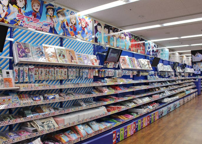 The Crazy World Of Anime Opens Up In Tokyo S Ikebukuro Top 3 Shops For Anime Cosplay And Dojinshi Live Japan Travel Guide