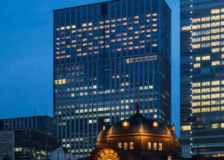 3. Shangri-La Hotel Tokyo: A Luxurious View in a Luxurious Space