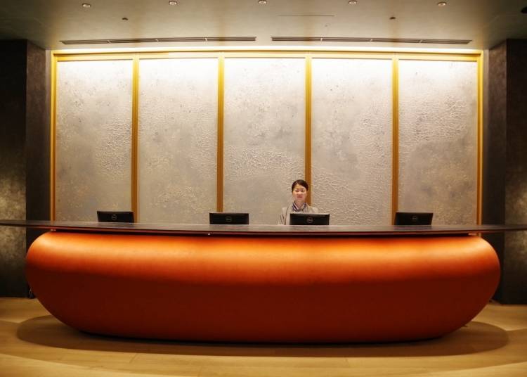 Traditional performing arts in the SAKE lounge. Experience Japanese culture at the 2nd-floor lounge