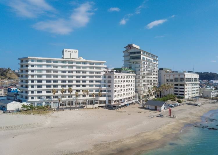 1. Katsuura Hotel Mikazuki: All-you-can-eat Crab & Hot Springs Inn