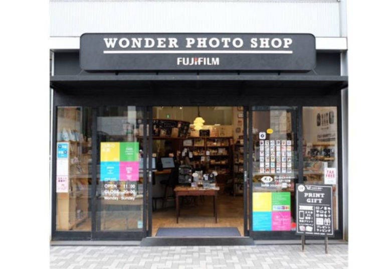 21. WONDER PHOTO SHOP: Where you can learn a lot of ways to make taking photos even more fun!