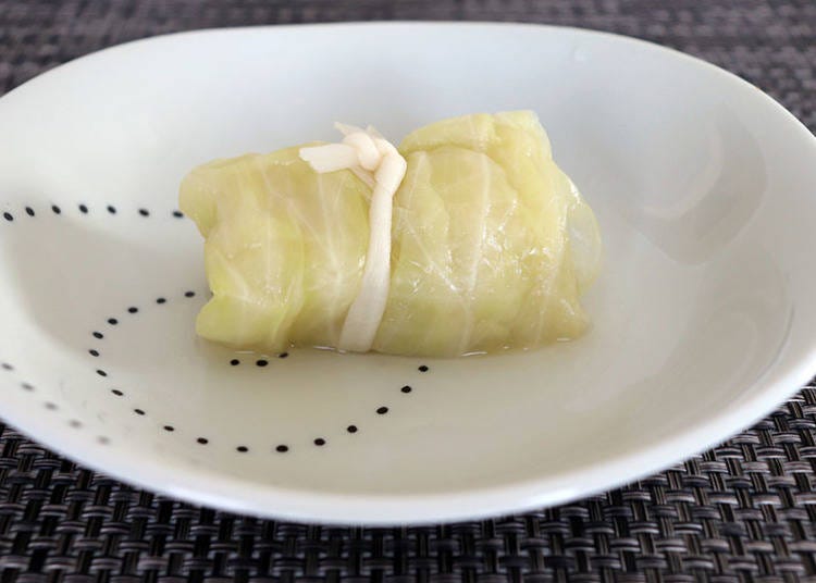 和風出汁で煮込まれた柔らかキャベツ＆お肉が絶品！ 「ロールキャベツ」