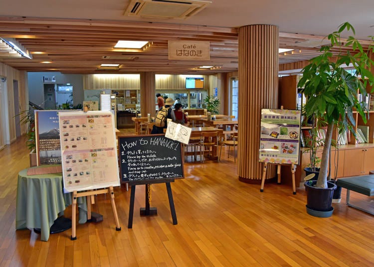资讯服务中心内的「cafe HANANOKi」