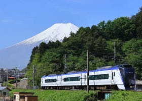 Tokyo to Mt. Fuji Made Easy: How to Travel and Enjoy the Best of Fuji (Including Lake Kawaguchi & Fuji-Q Highland)