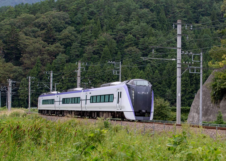 2) Fuji Excursion Express: Guaranteed Seats and No Transfers Needed!