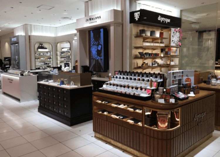 The fragrance floor where you can discover and try out new scents.