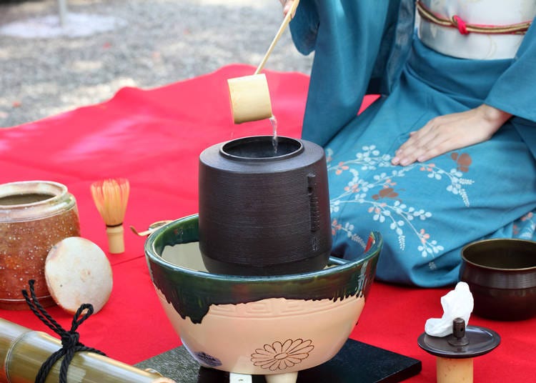 10. The green tea ceremony is true Japanese culture. (China/woman/30s)