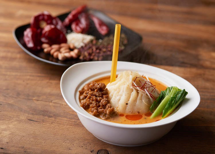 알싸하고 진한 맛의 ‘마라 탄탄 스프 다이롱포’600엔(부과세 포함)
