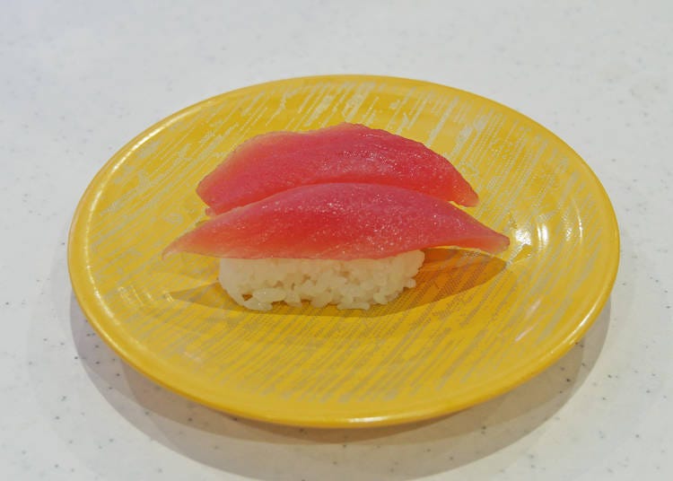 The most popular item on the menu! “Maguro Tuna” (100 yen + tax)