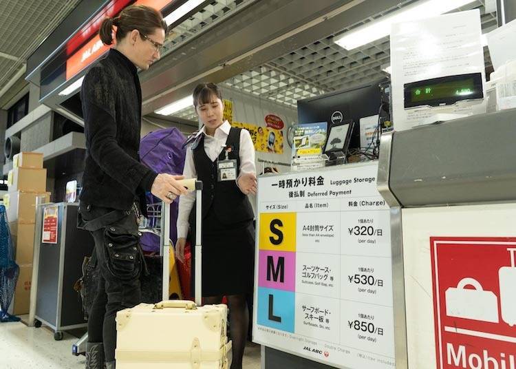 매력적인 공항 서비스 3:
짐과 이별한 뒤 공항에서 홀가분한 휴식 시간