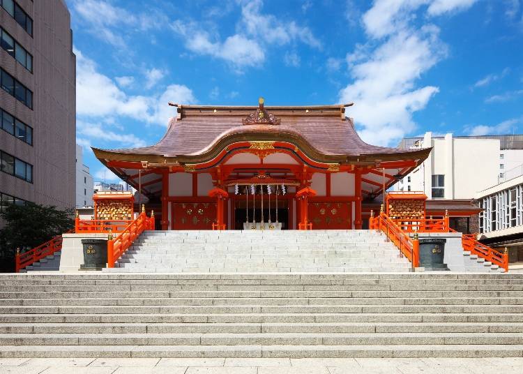 OLD Shinjuku, Spot 3: Hanazono Shrine—Pray for good fortune at the shrine of Shinjuku's local Shinto deity!