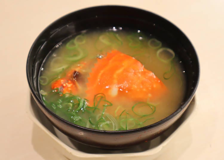 提摩西指定品嘗副食③「梭子蟹味噌湯」（200日圓+稅）※2021年現在已停止提供
