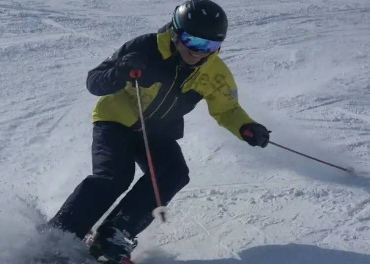 透過拍攝影片來提升滑雪技能成為高手！