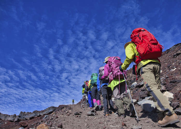 爬富士山新手必看！登山时期、必备品、行前训练、路线、交通全方位指南