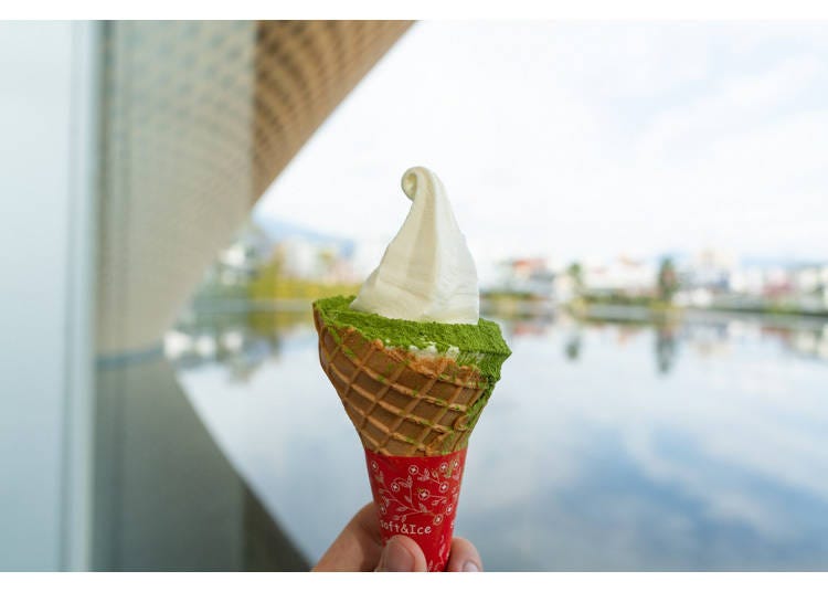 말차맛 후지산 소프트 아이스크림 ‘하루후지’(420엔, 세금 포함)