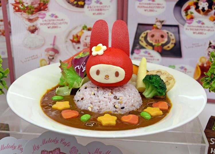 「マイメロディカフェ」で提供中の「まるごとマイメロ？トマトの欧風カレー」