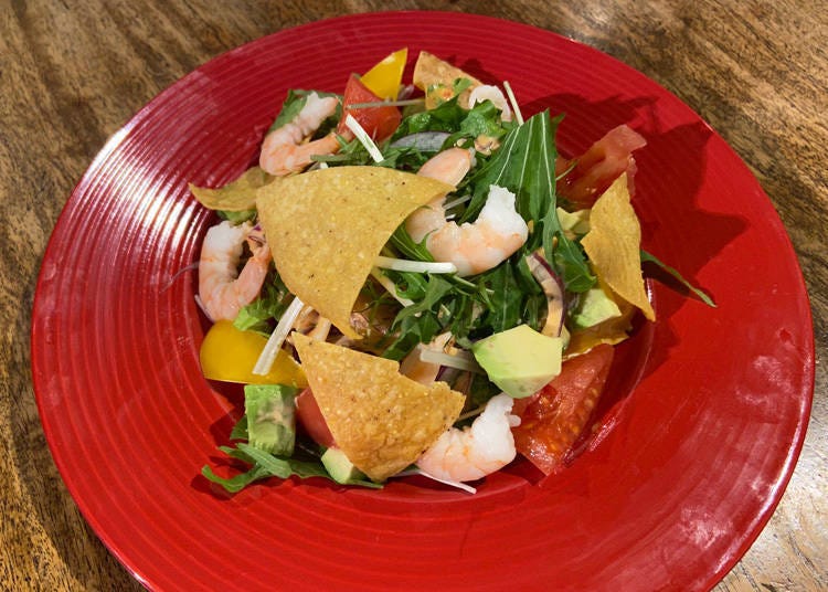 Prawns and Avocado Colorful Salad (890 yen, tax included)