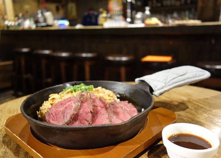 Steak & Garlic Fried Rice (1,750 yen, tax included)"