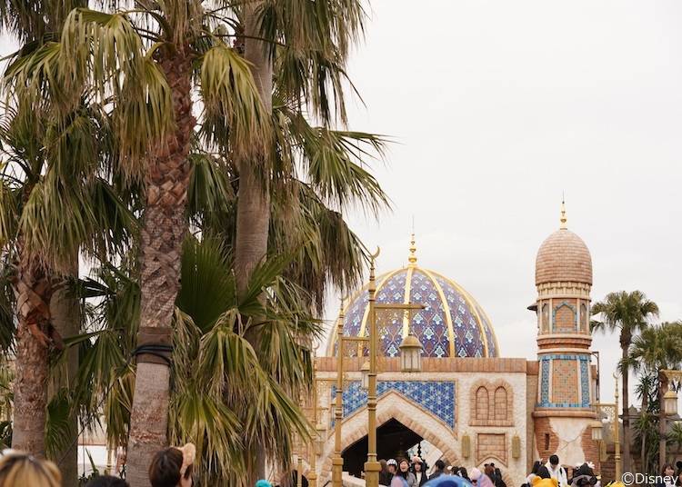 Zoom from the Arabian Coast’s palace—