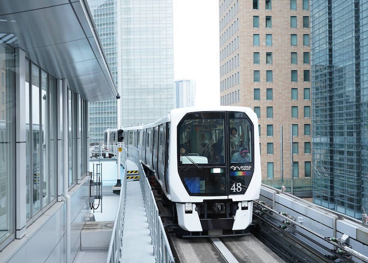 The futuristic New Transit Yurikamome (Courtesy of Yurikamome, Inc.)