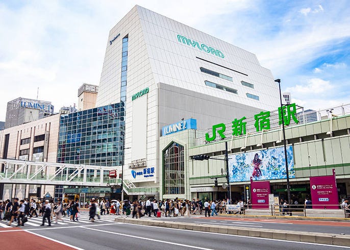 新宿駅の エキナカ をスマートに使おう 旅に必要なアイテムはエキナカでなんでも揃う Live Japan 日本の旅行 観光 体験ガイド