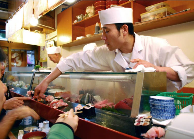 Sushi in Tokyo (bluehand / Shutterstock.com)