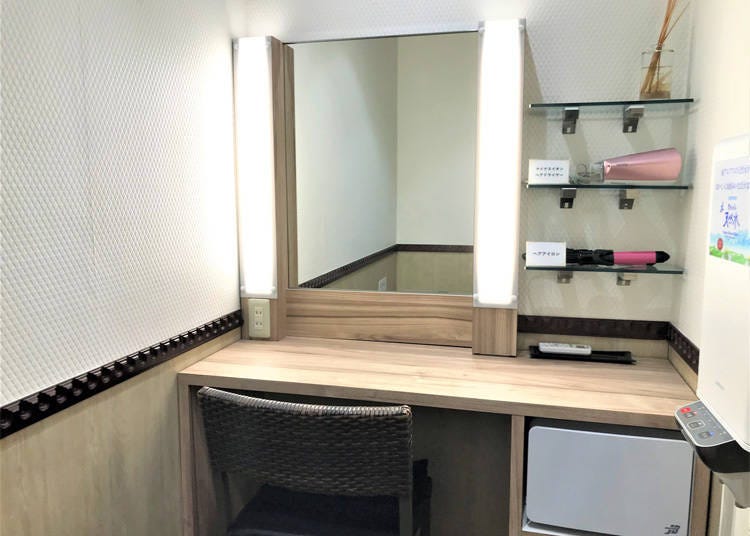 A bright and beautiful powder room