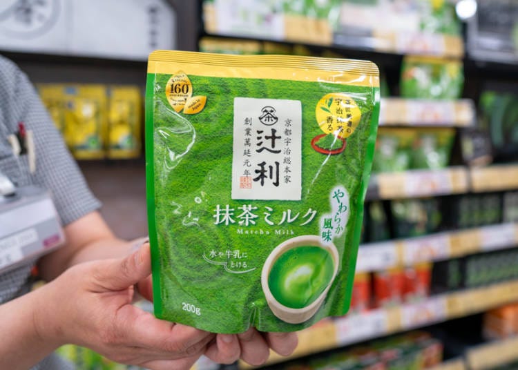 「辻利 抹茶牛奶粉」。製造商：辻利