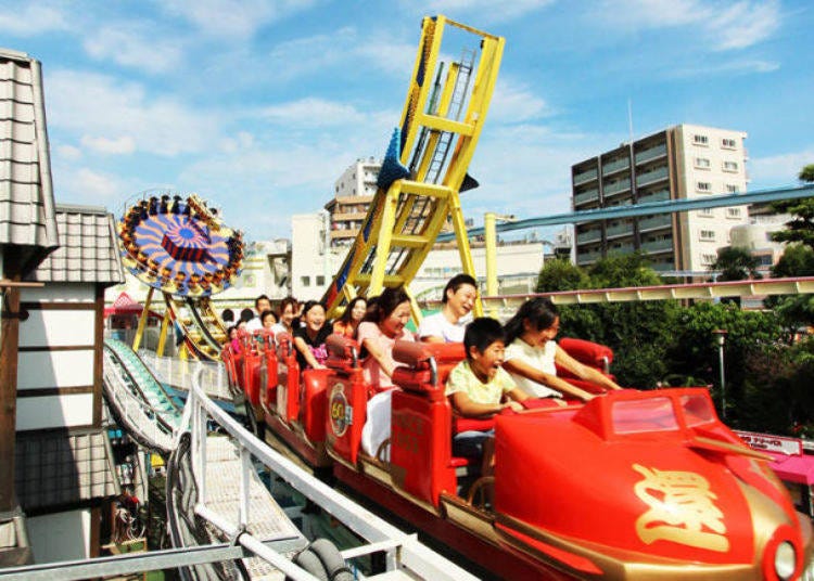 A rollercoaster at Asakusa Hanayashiki